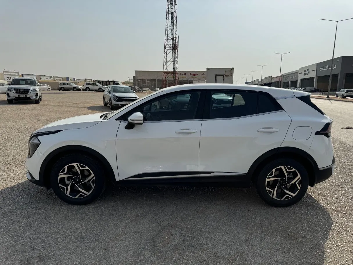 Car image 8