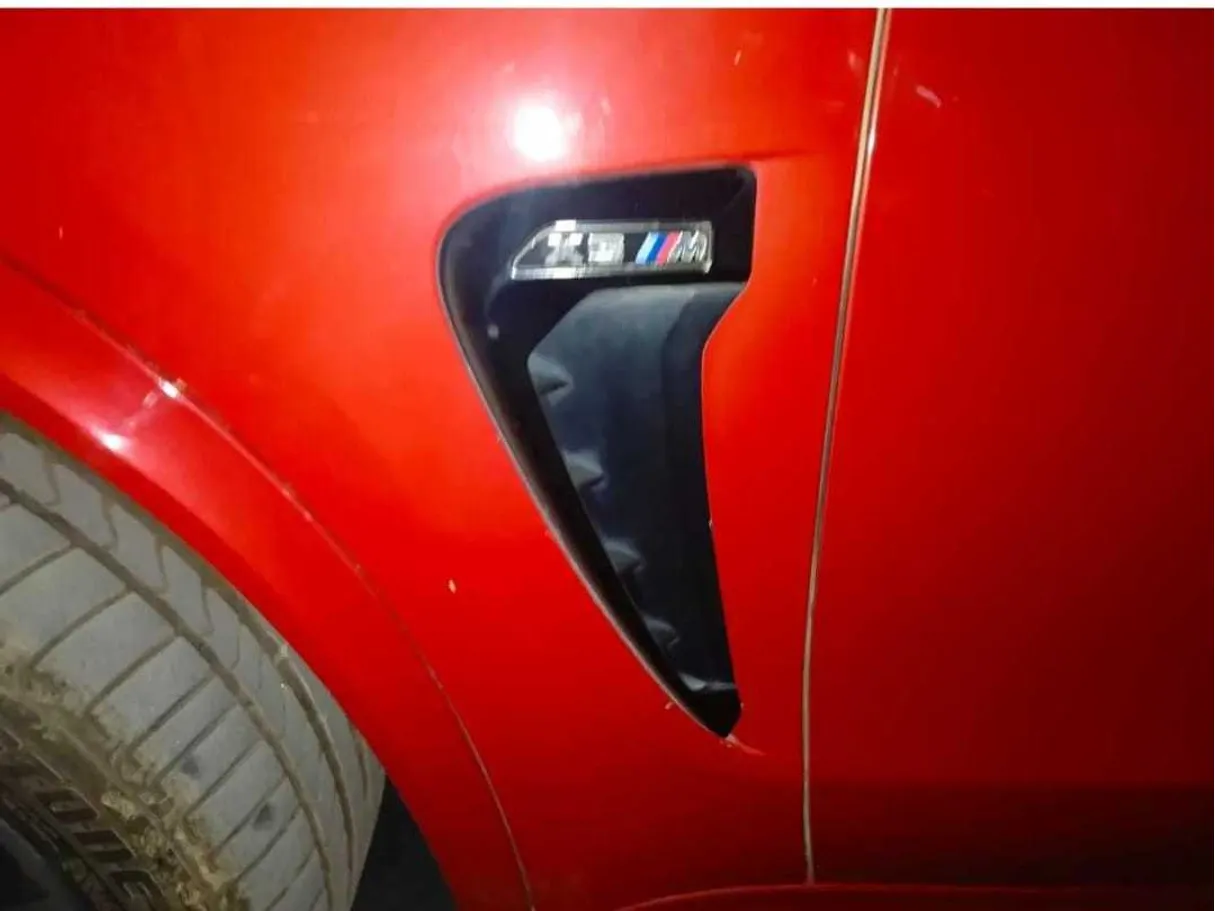 Car image 37