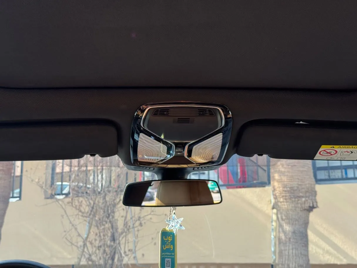 Car image 26