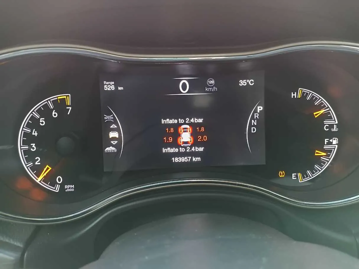 Car image 17