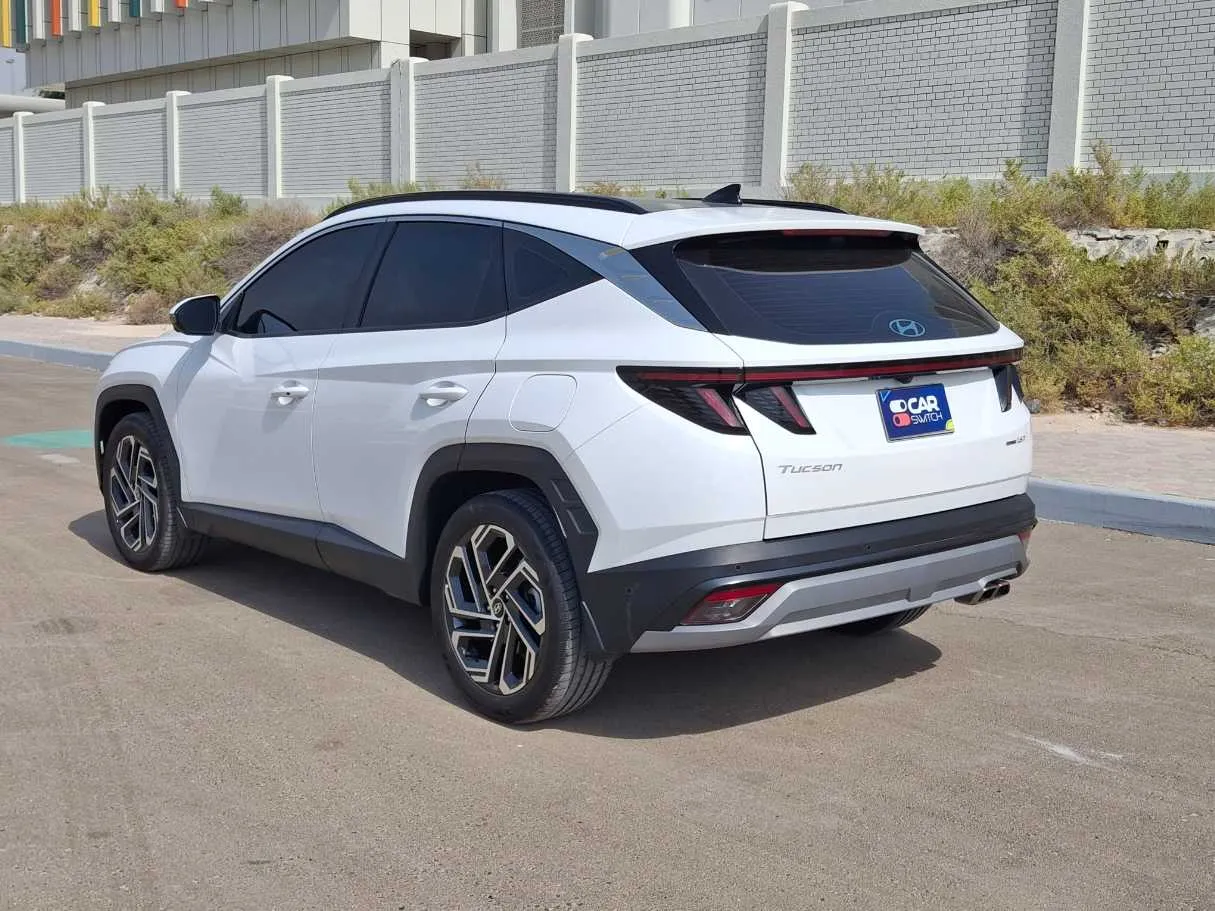 Car image 5