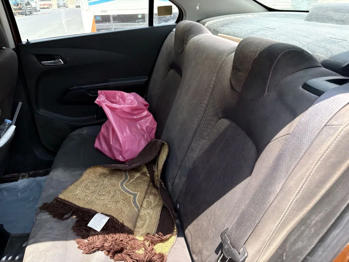 Car image 16