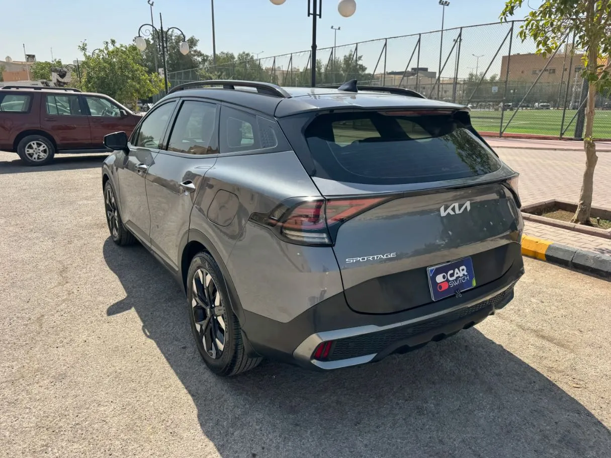 Car image 7