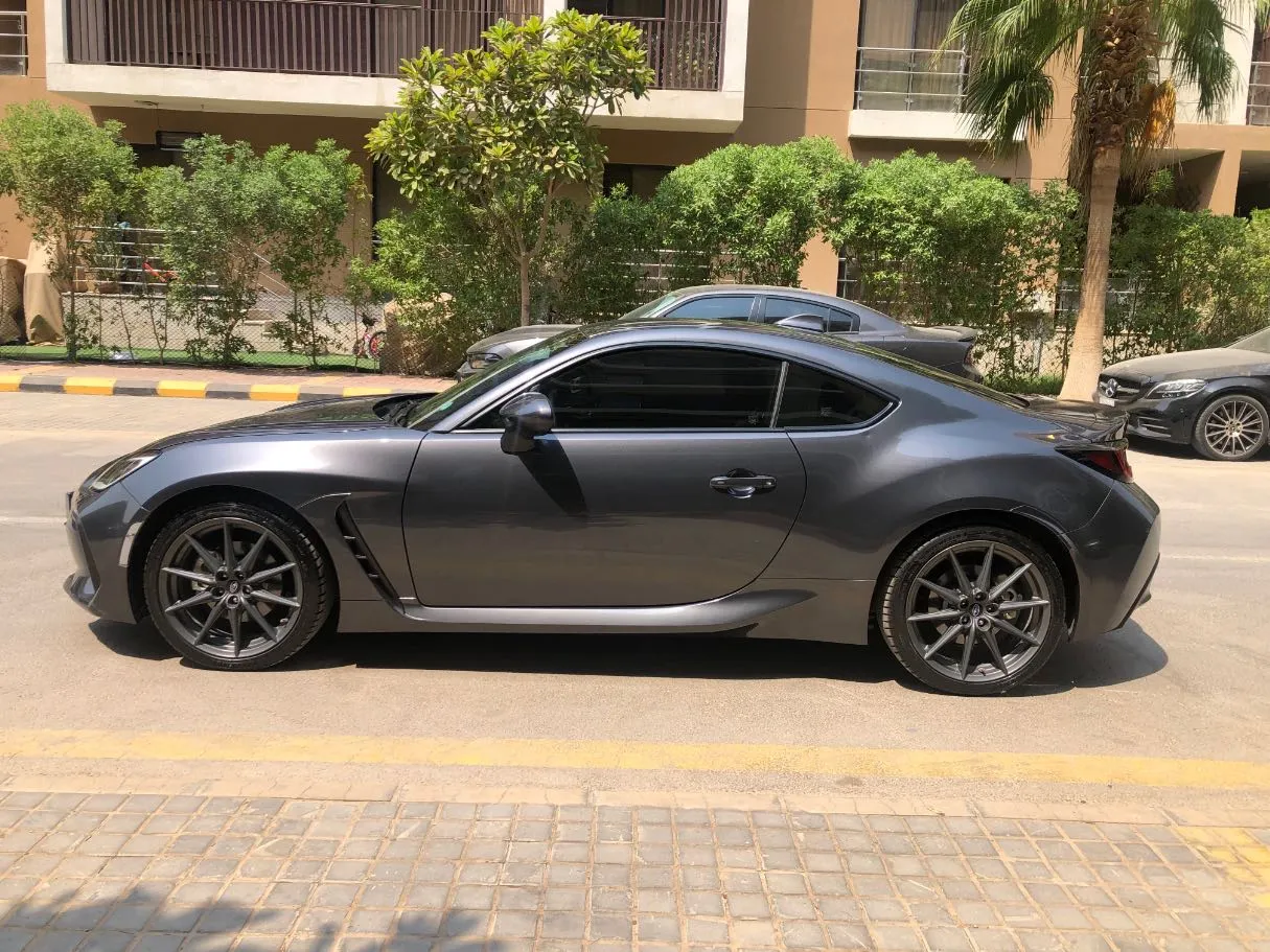 Car image 8