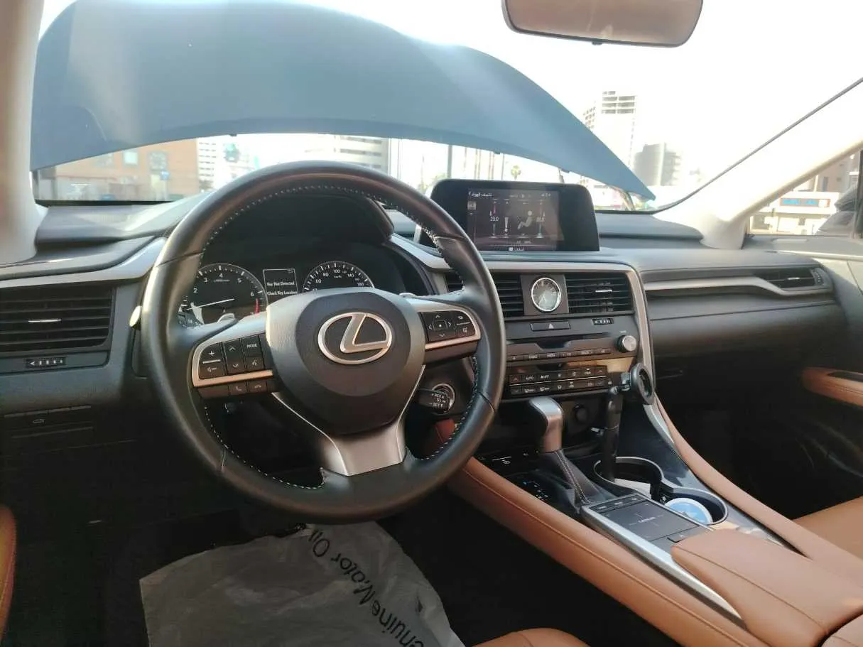 Car image 25