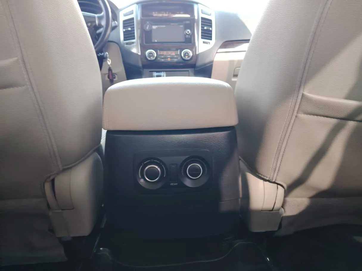Car image 27