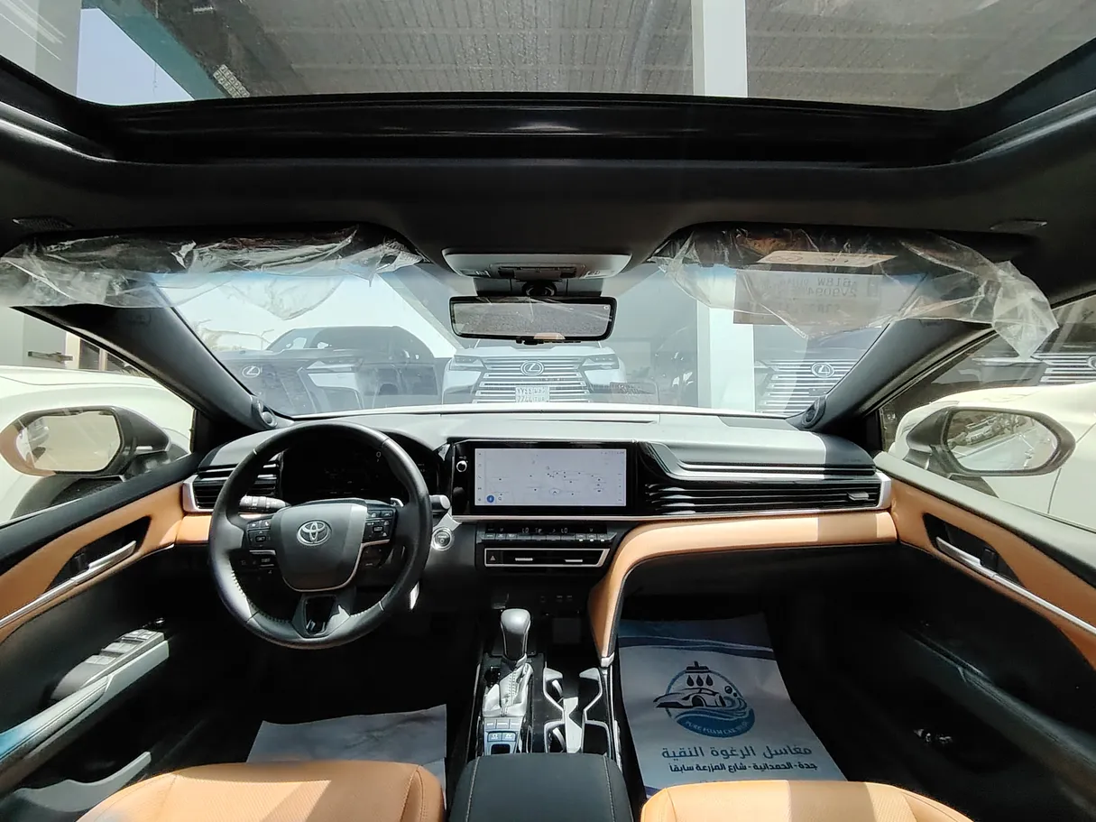 Car image 25