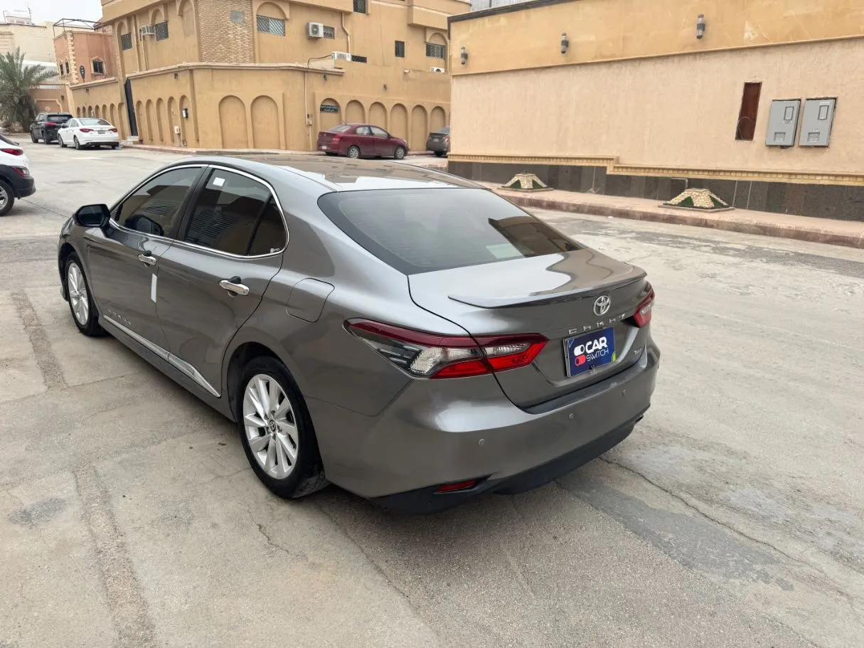Car image 7