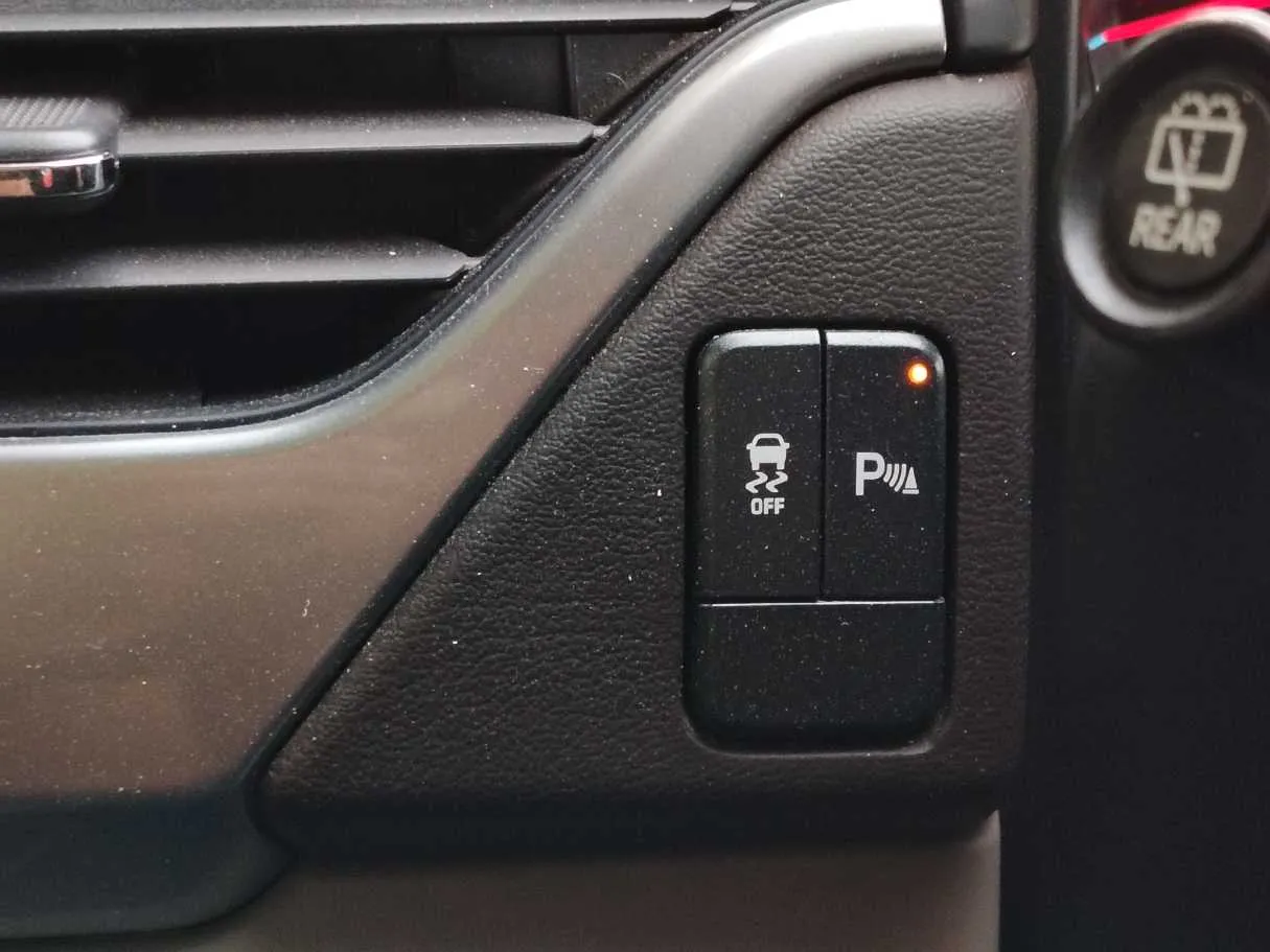 Car image 23
