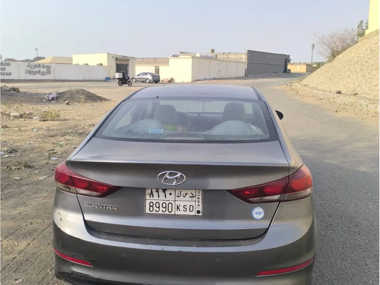 Car image 3