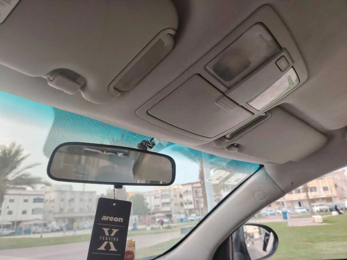 Car image 36