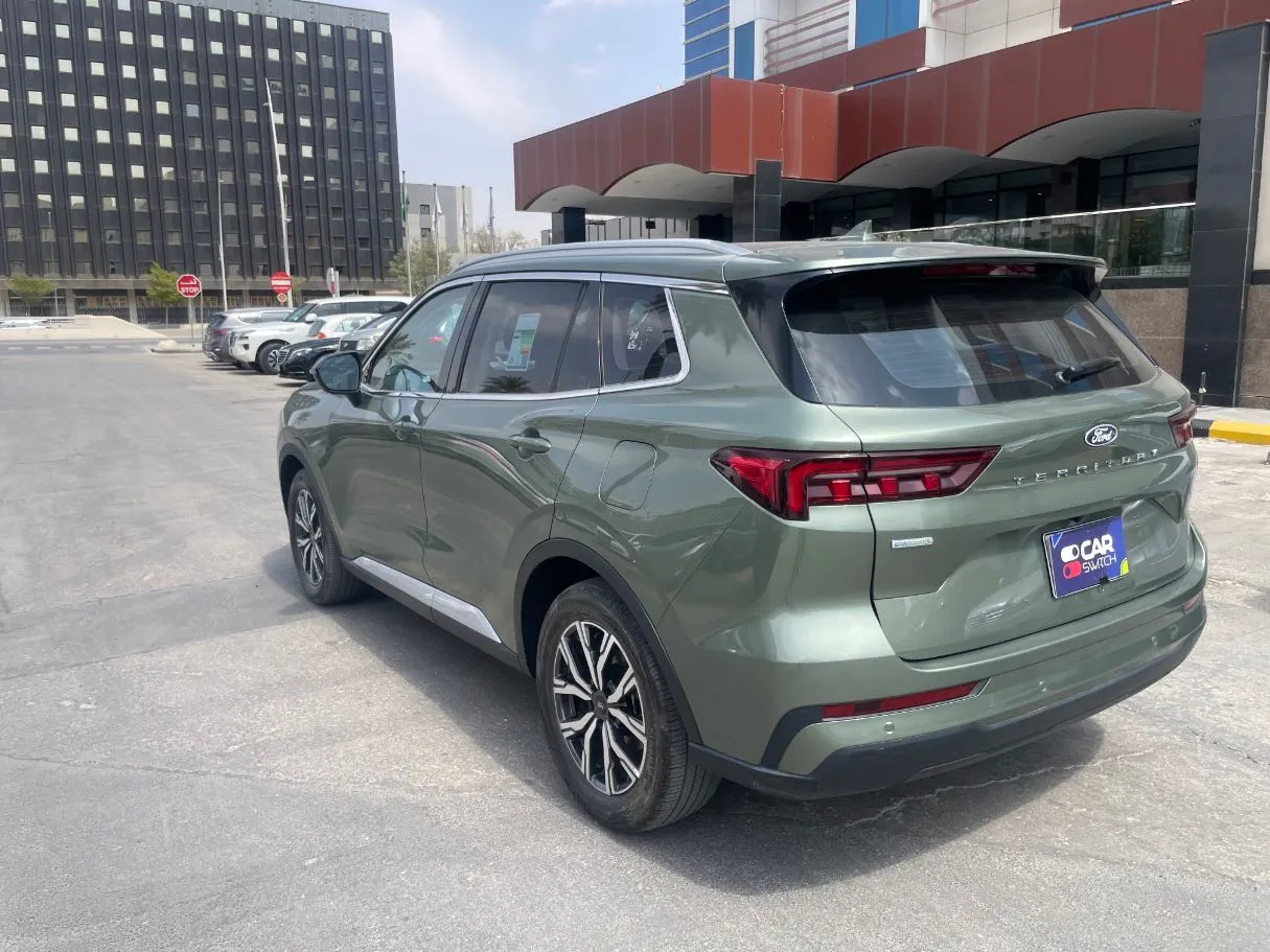Car image 7