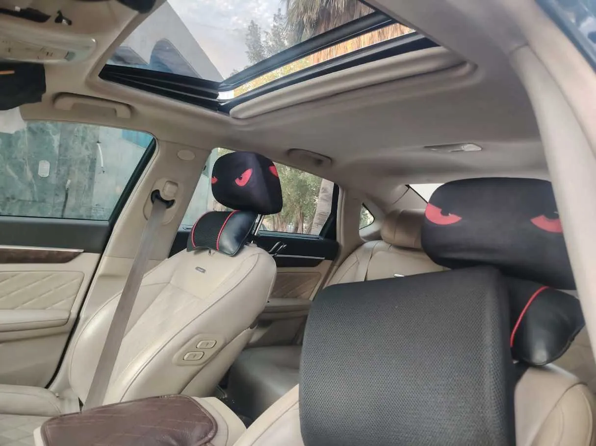 Car image 16