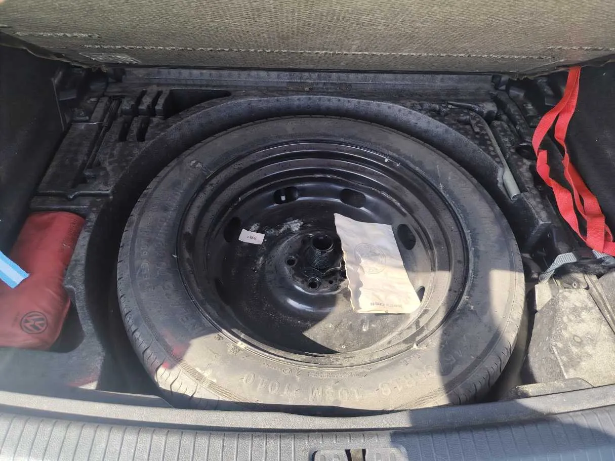 Car image 33