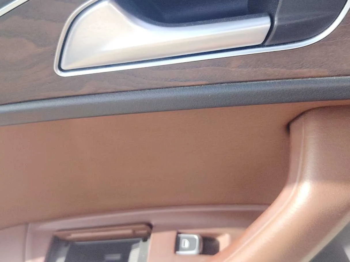 Car image 29