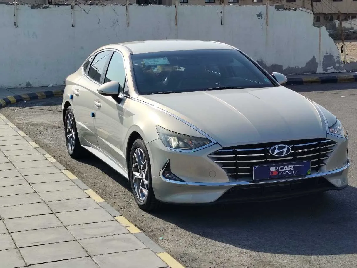 Car image 3