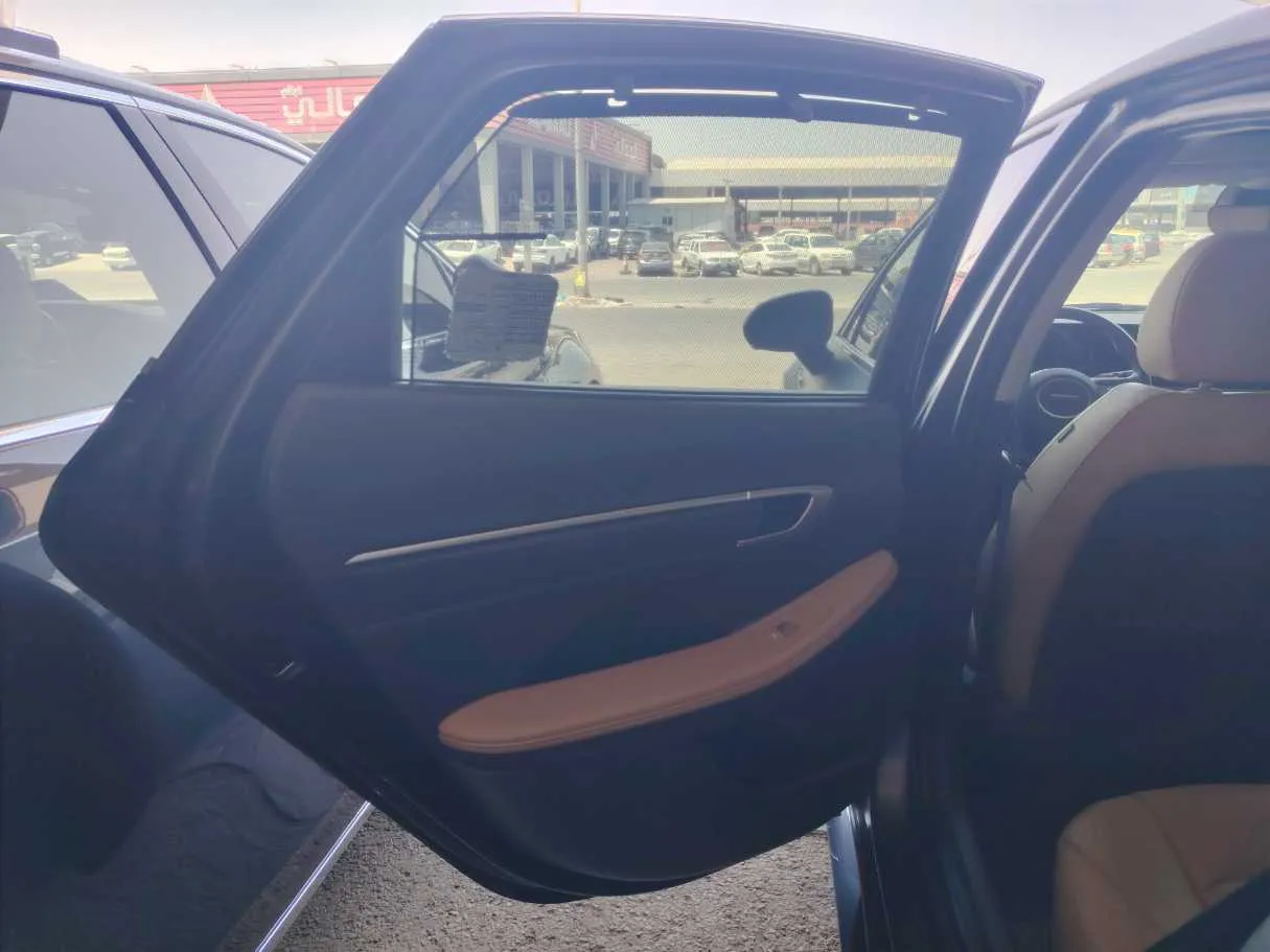 Car image 22