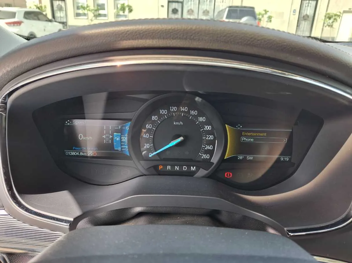 Car image 17