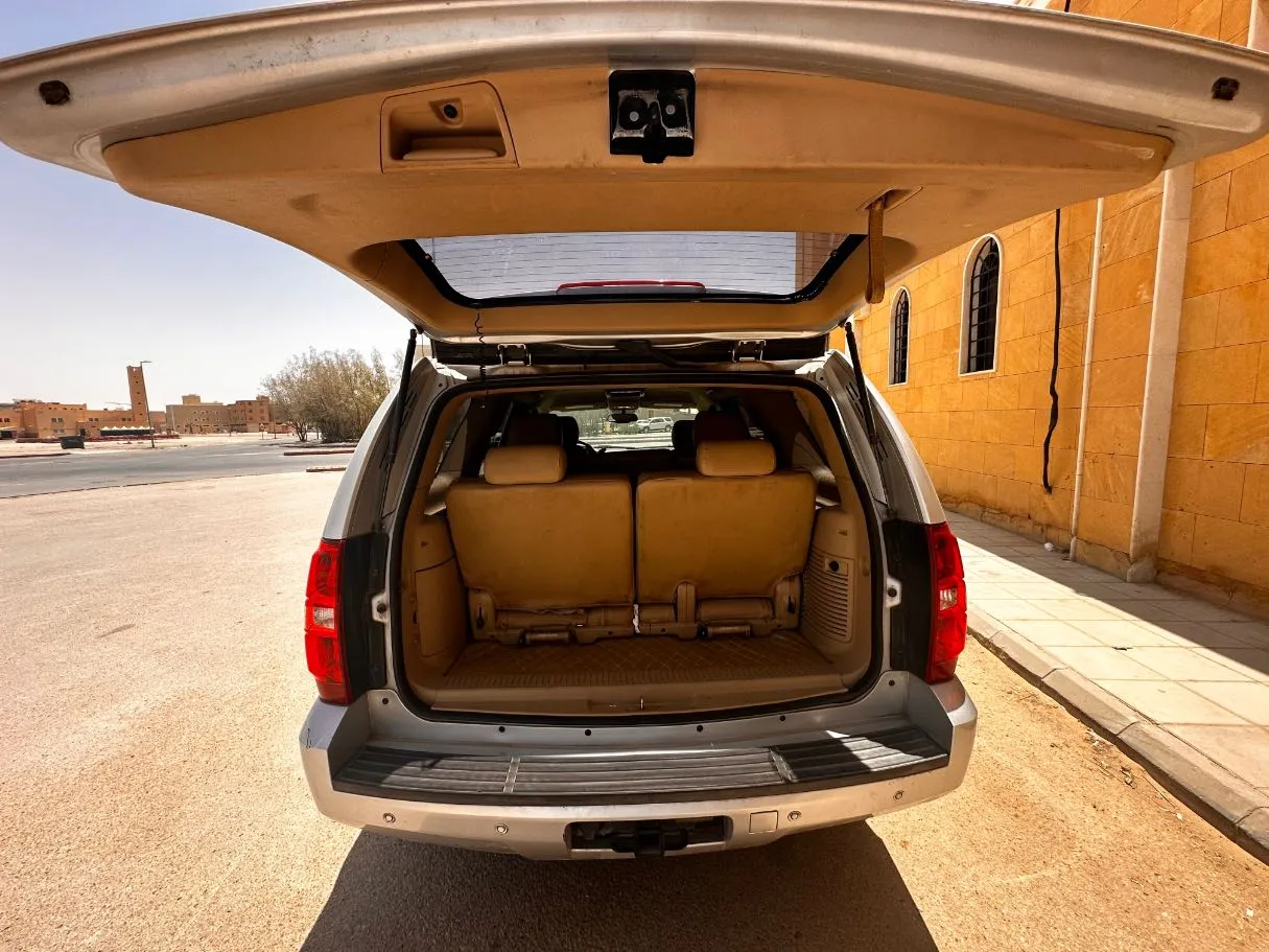 Car image 20
