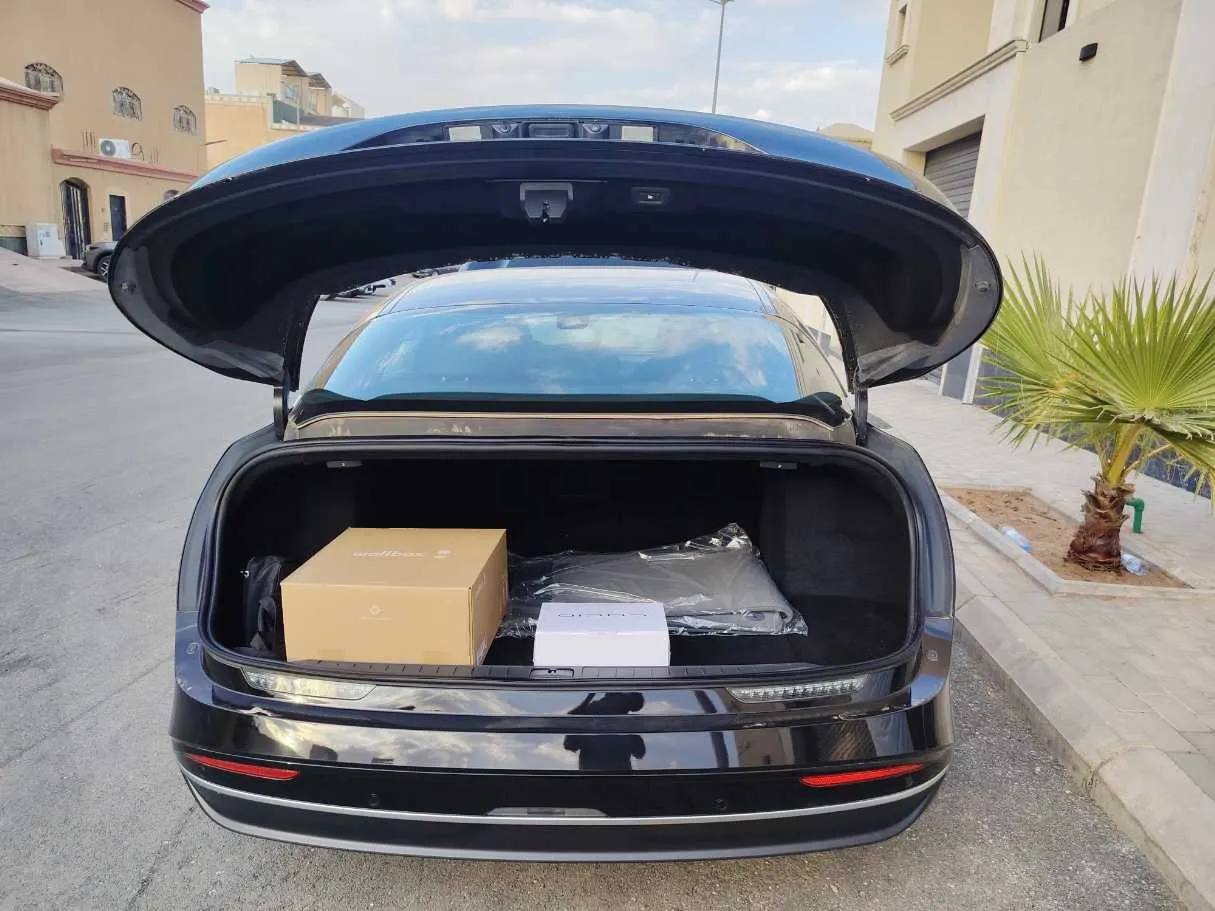Car image 24