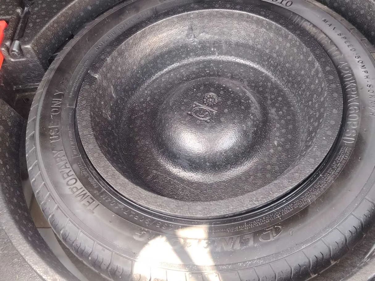 Car image 27