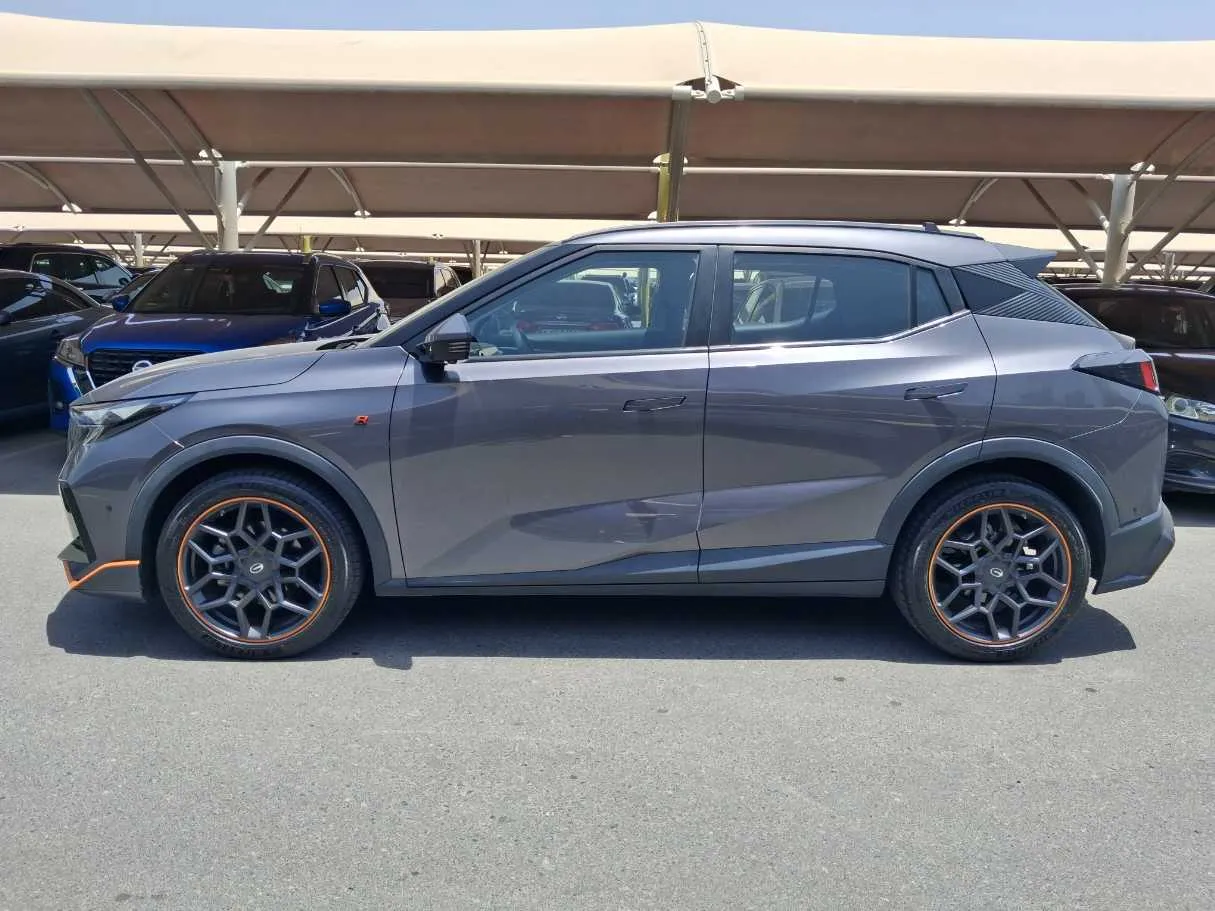 Car image 8