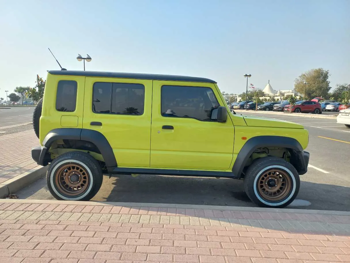 Car image 8
