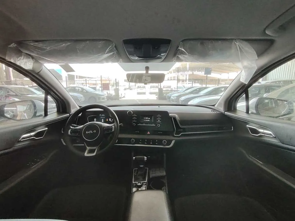 Car image 20