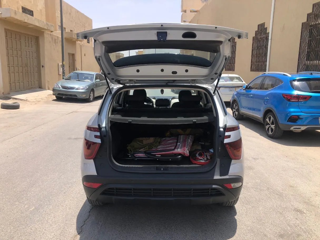 Car image 18
