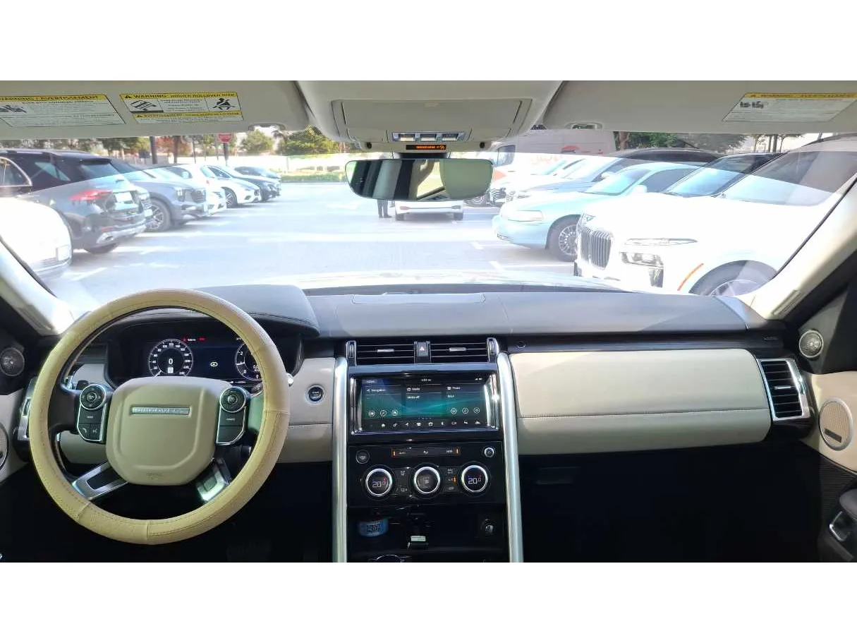 Car image 15