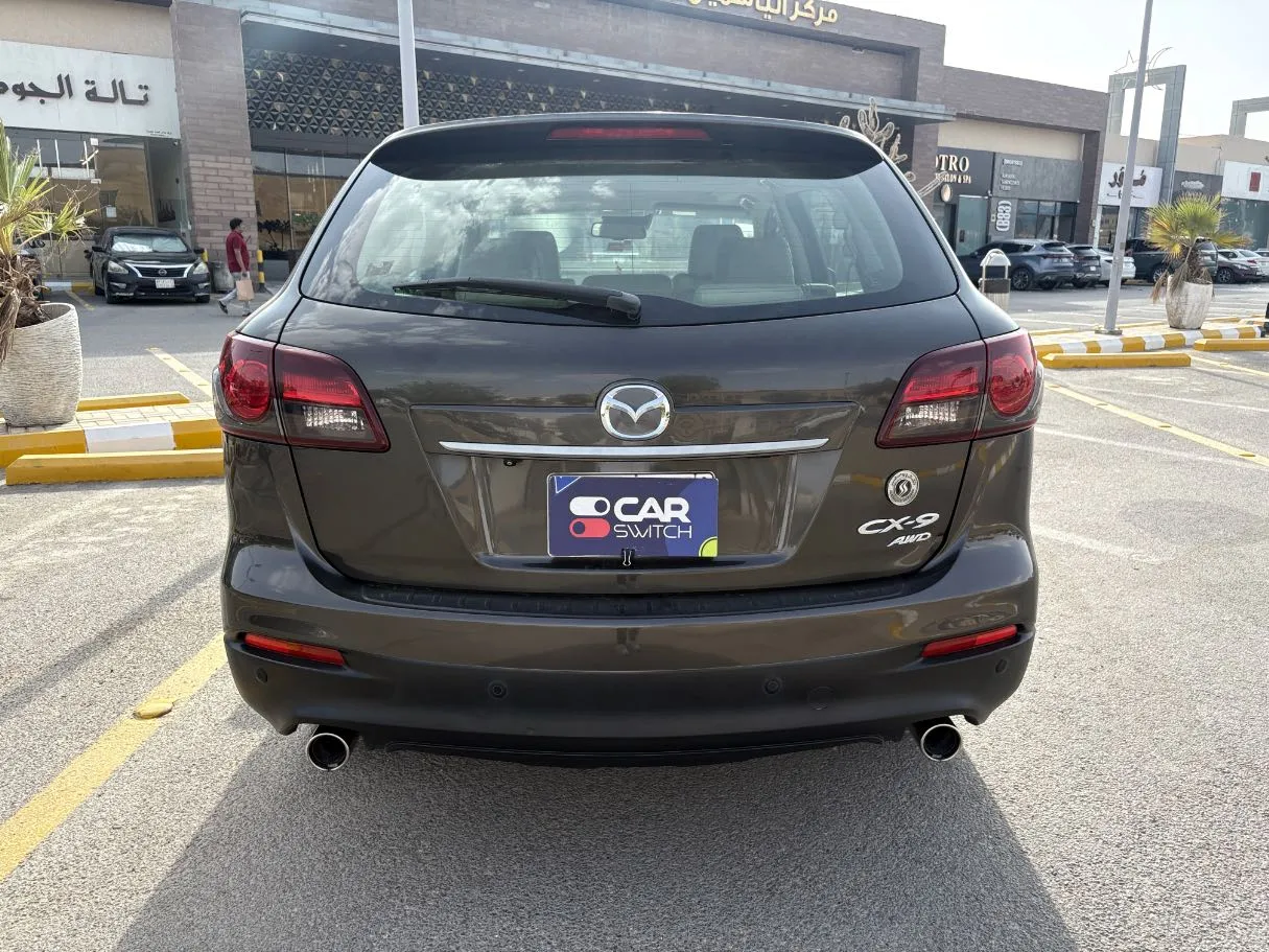 Car image 6