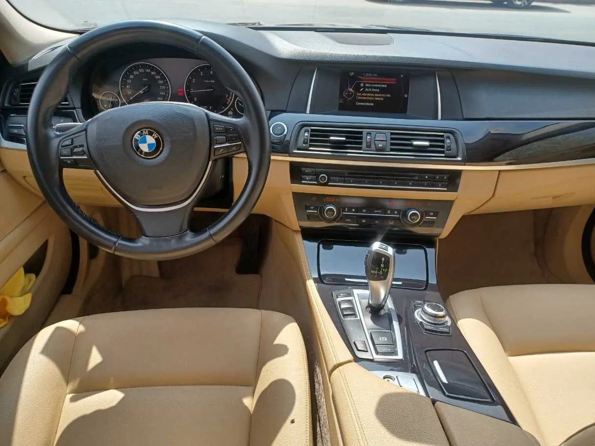 Car image 16