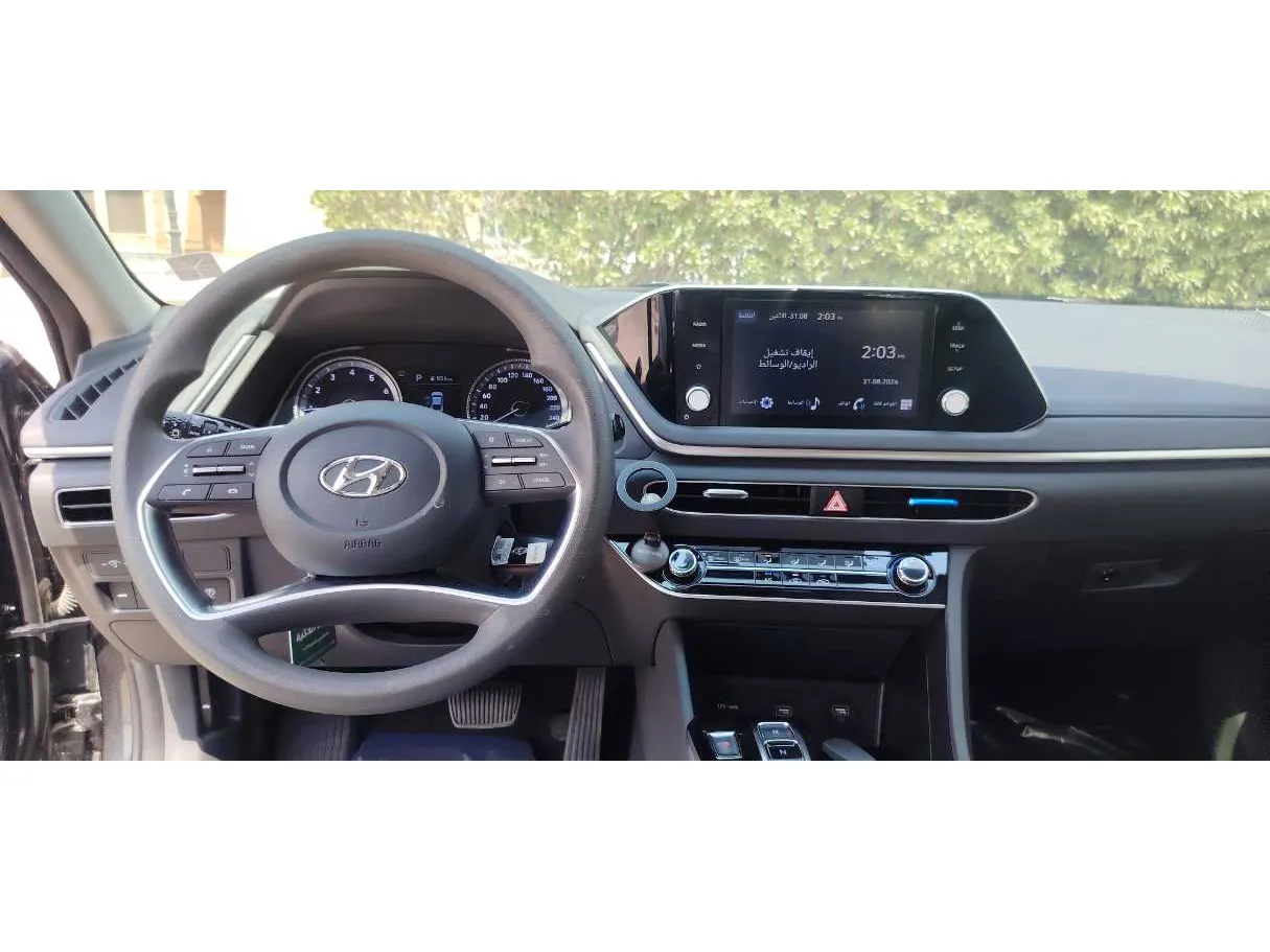 Car image 17