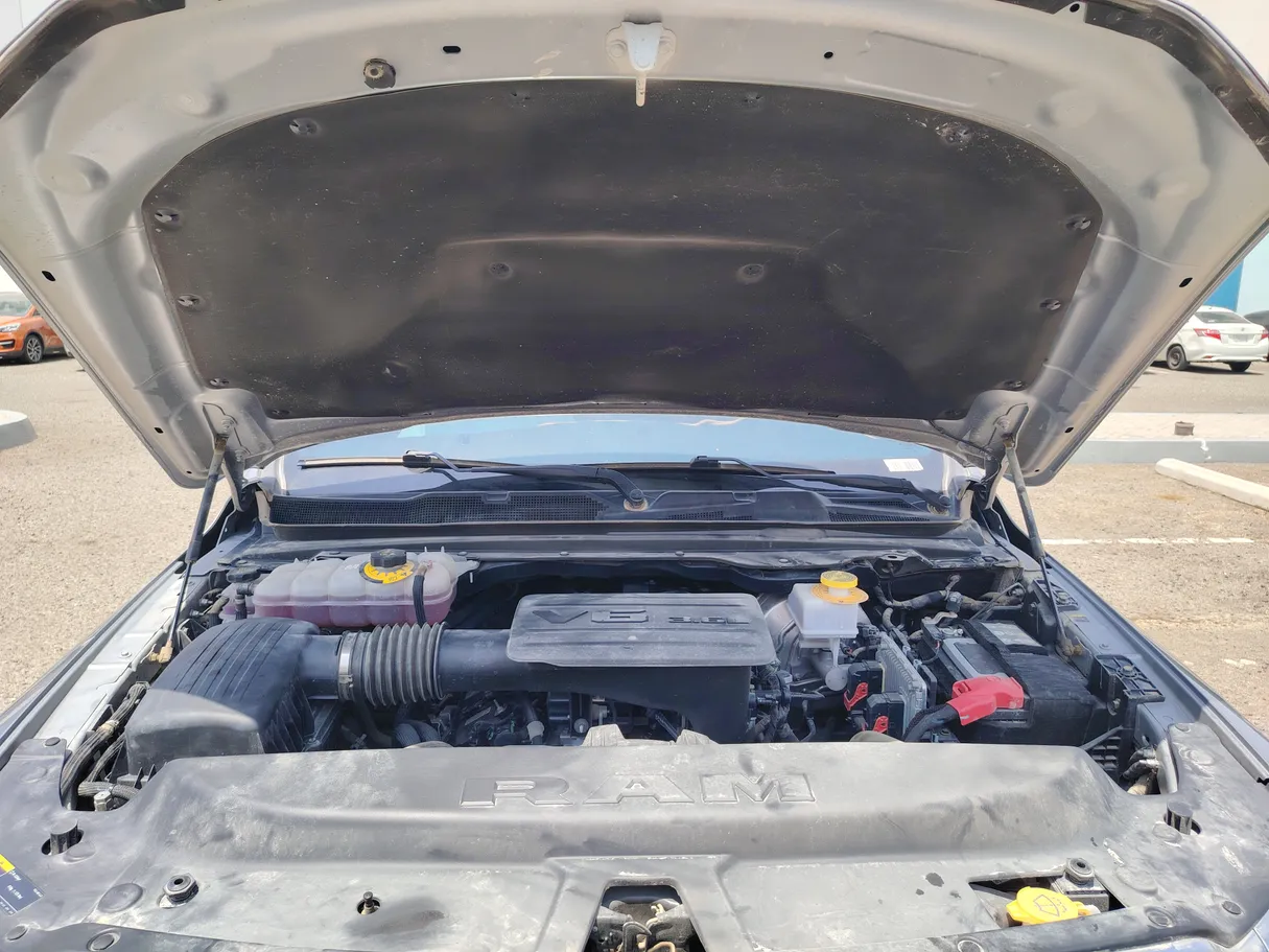 Car image 28
