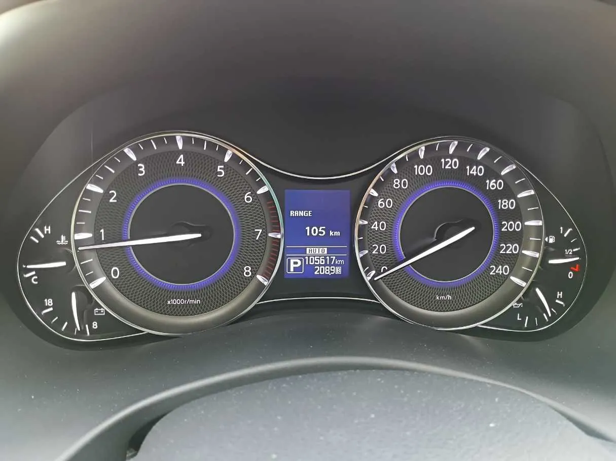 Car image 25