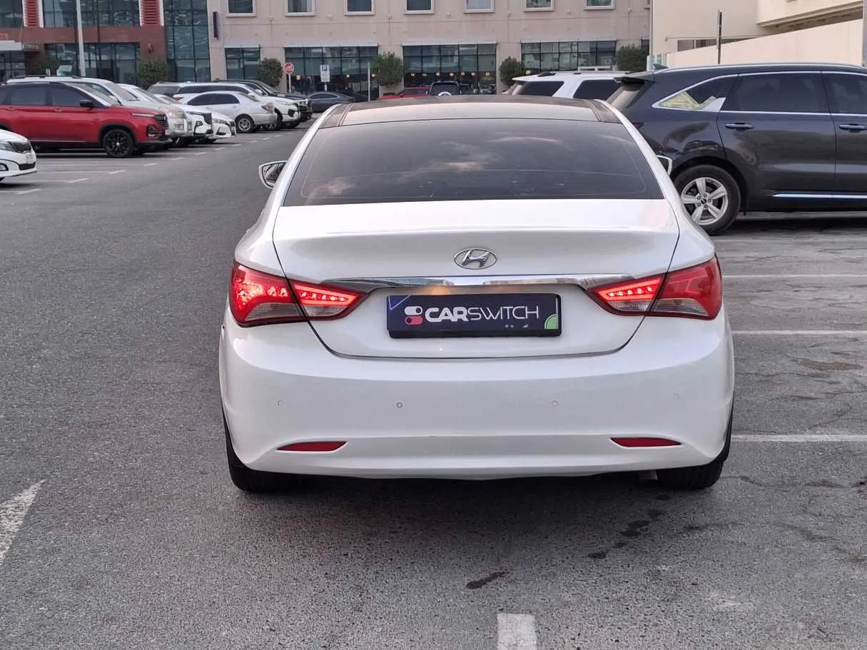 Car image 6