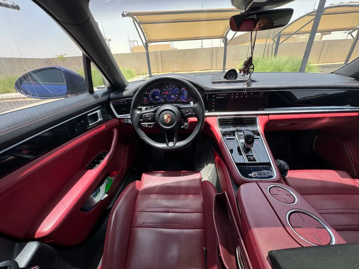 Car image 16