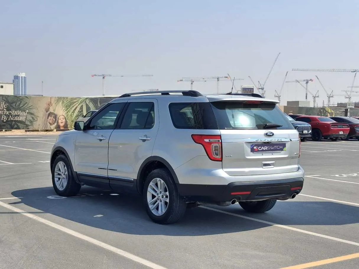 Car image 7
