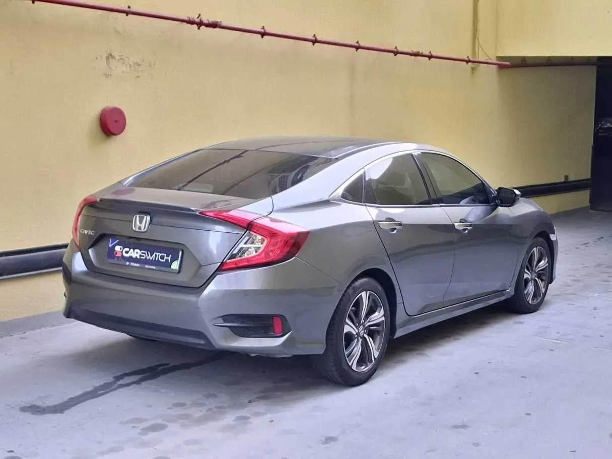 Car image 5
