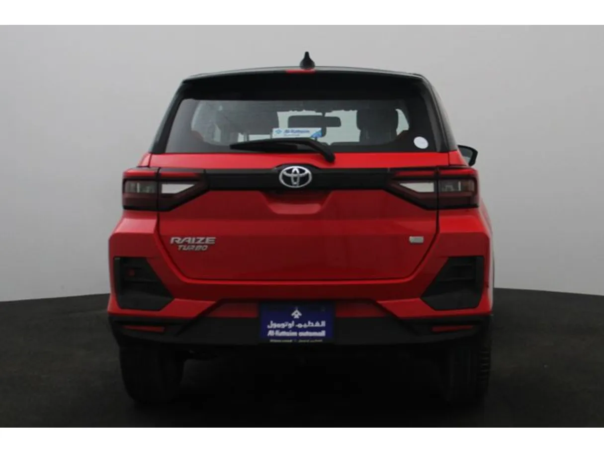 Car image 12