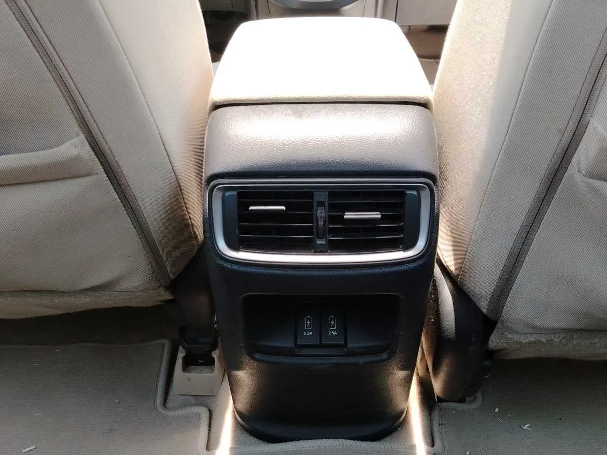 Car image 33