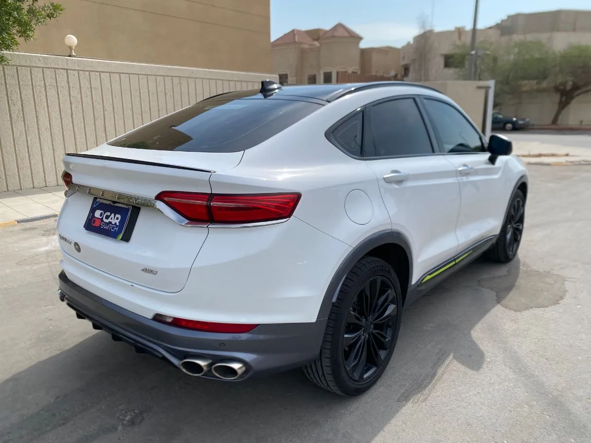 Car image 5