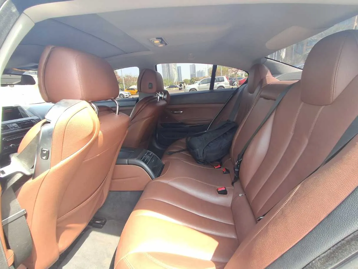 Car image 13