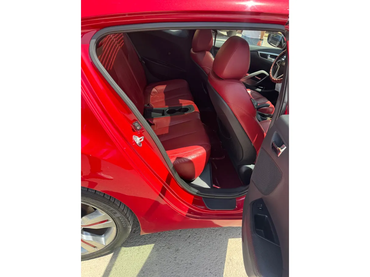 Car image 13