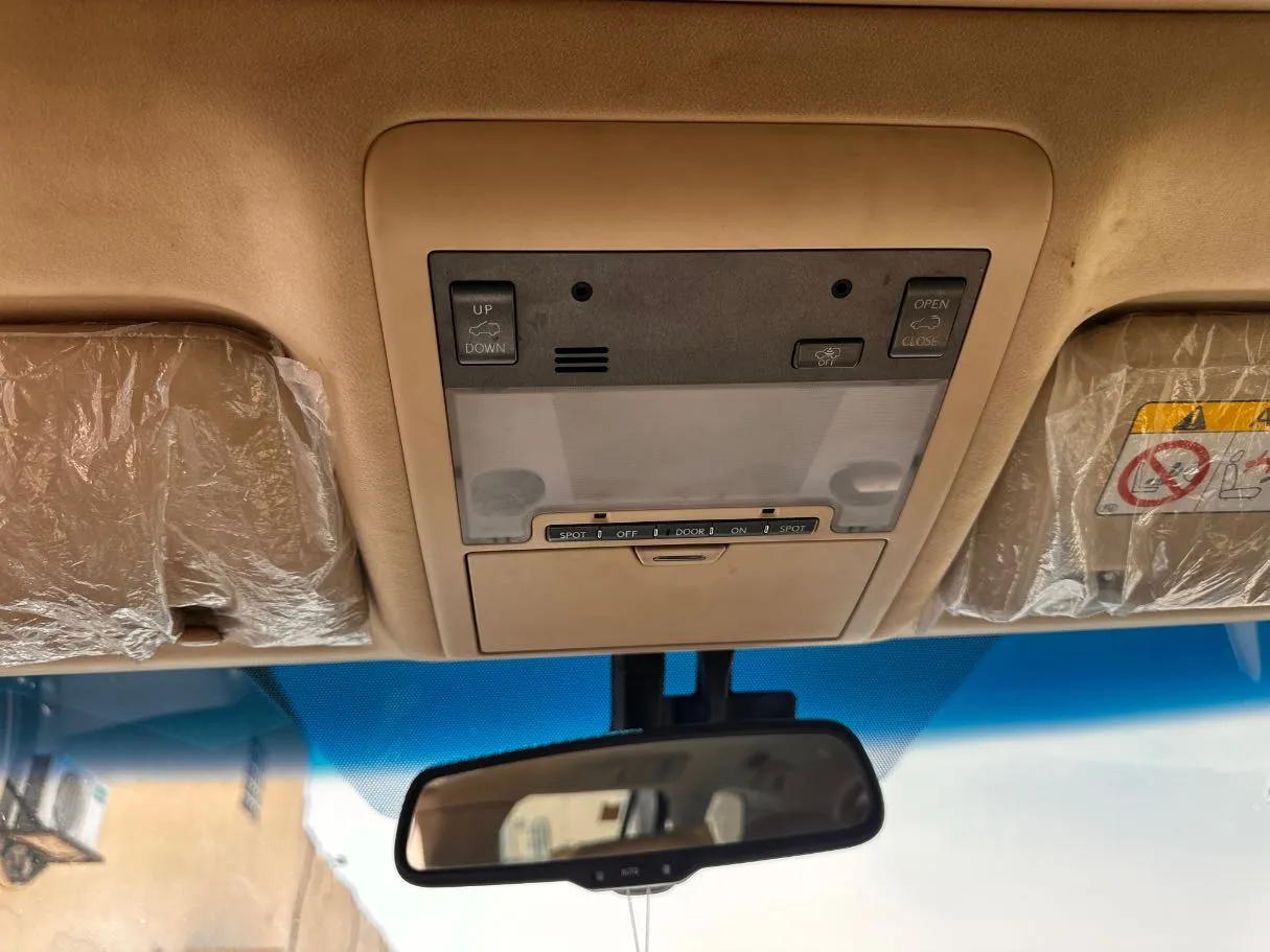 Car image 26