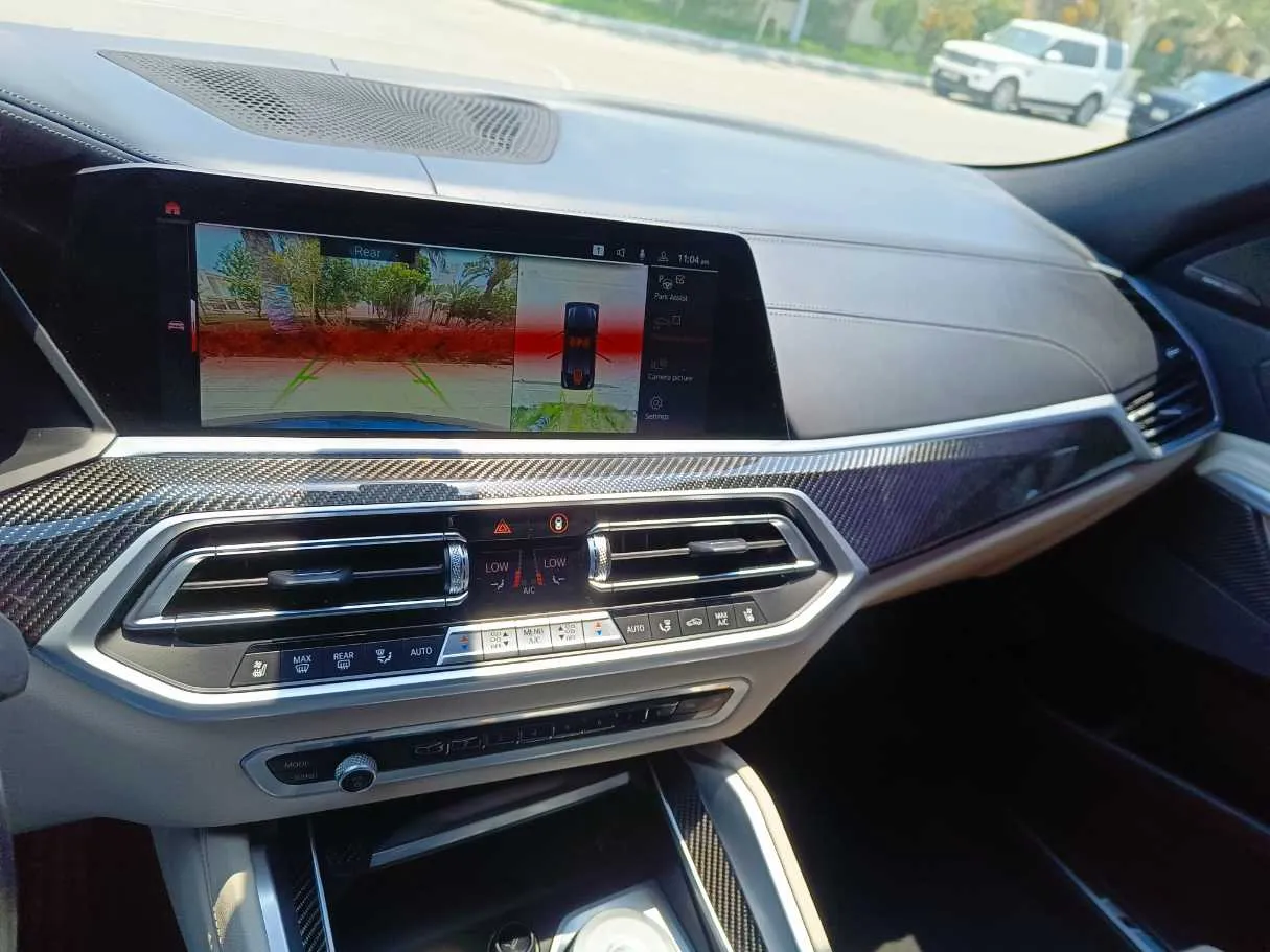 Car image 27
