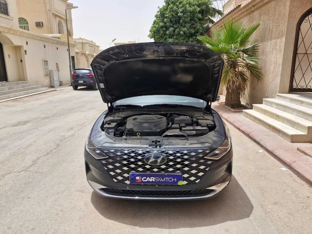 Car image 24