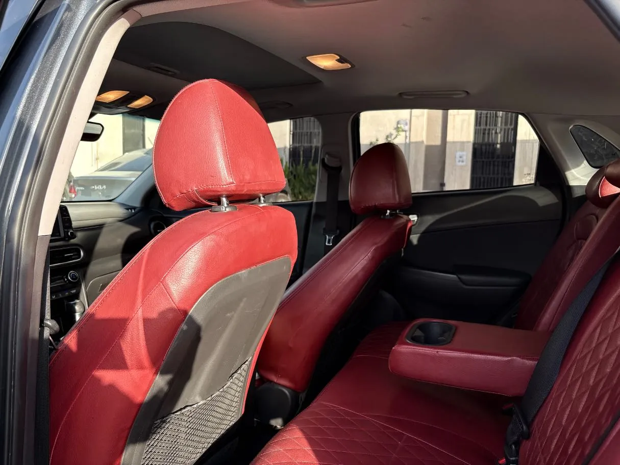 Car image 16