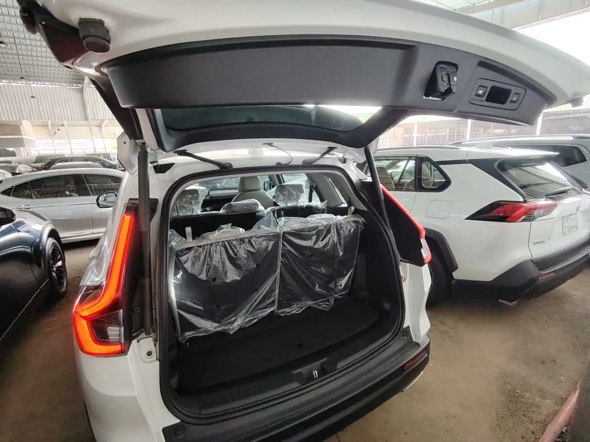 Car image 36