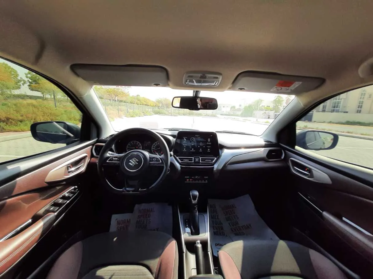 Car image 14